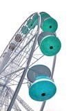 Photographie d'art de Zedblek artiste. Titre: « Le vertige en vert » Title : « Vertigo in green ».grande roue manège. Ferris wheel merry-go-round. Beaux-arts fine art. Photo photographie couleur color photograph. Œuvre d’art Art contemporain. Art galerie de Zedblek artiste. Art gallery by Zedblek artist : photographe peintre painter photograph